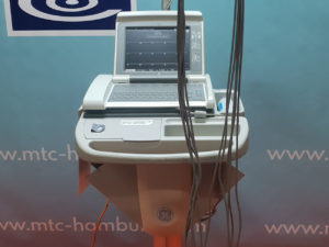 GE Marquette MAC 5500 EKG Gerät mit Sauganlage // auf fahrbarem Gestell