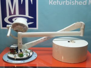 Hanaulux 2001 Behandlungslampe // OP-Lampe Deckenmontage mit Trafo