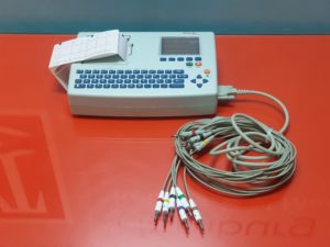 Schiller  AT-101 EKG 12 Kanal Gerät mit LCD Display + Patientenkabel