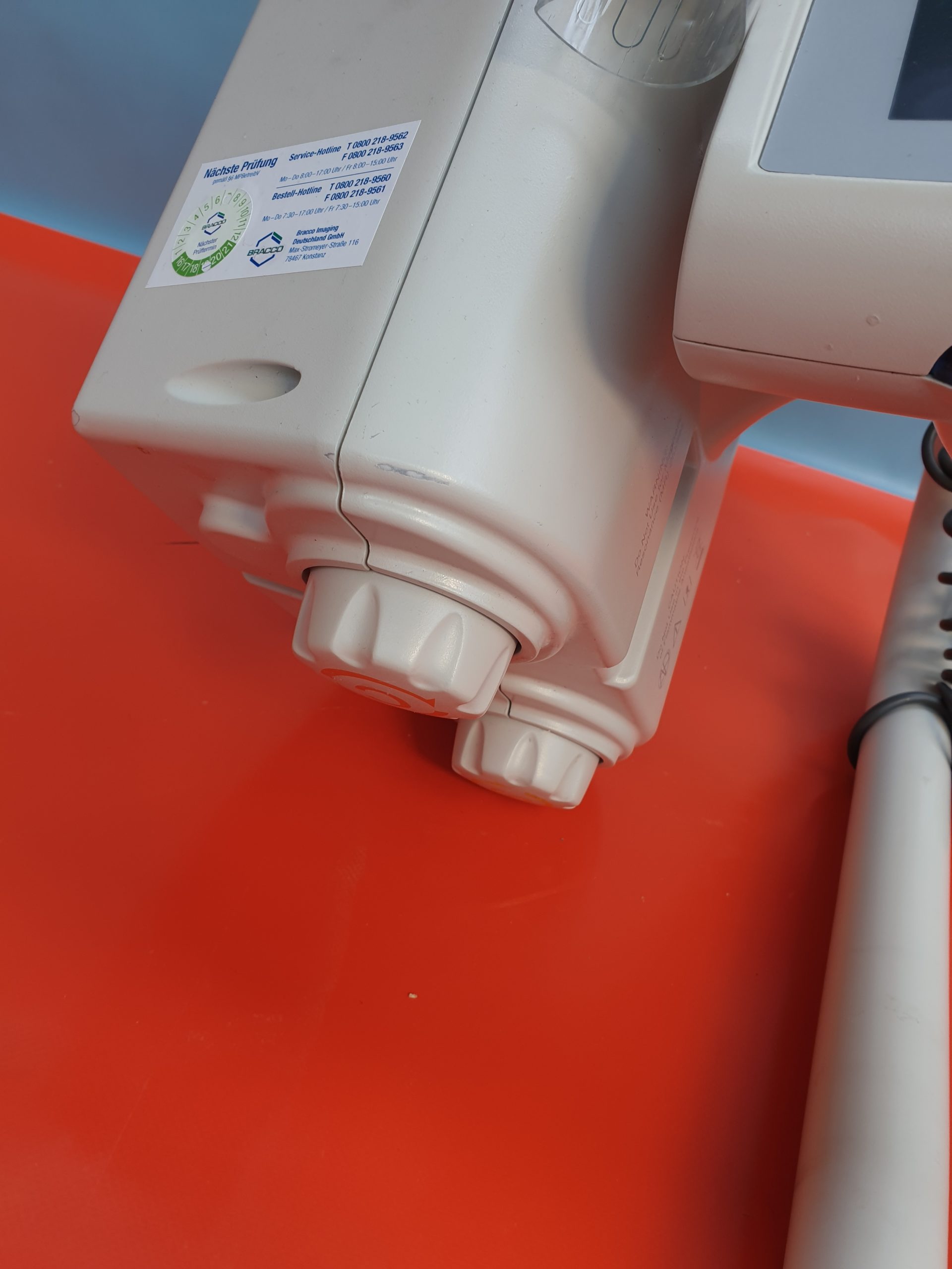 ACIST Empower CTA Injector CT mit Mavig Tragearm – MTC Hamburg ...