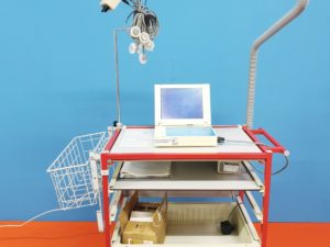 Schiller AT-5  EKG  Gerät mit LCD Display mit Cardio VAC Sauganlage