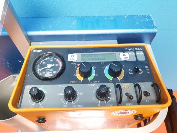 Dräger Draeger Oxylog 2000 Beatmungsgerät / Emergency Ventilator mit Manomter 2