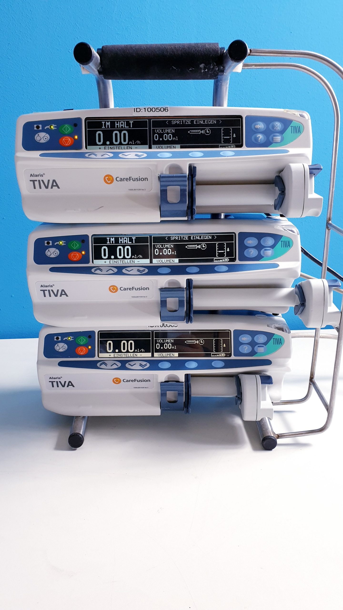 3 X Carefusion Alaris TIVA Spritzenpumpen  mit Halterung – Aufhängung