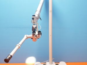 Zeiss OPMI9 // OPMI 9 Mikroskop auf Fahrbarem Stativ SO   f 200  f=125