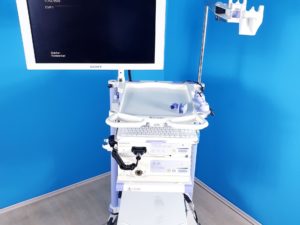 Olympus Evis Exera II CV-180 , CLV-180  + MAJ-1430 + Tastatur Sony LMD-2450MD Monitor + Trolley