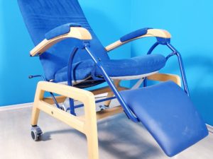 Stillsessel- Patientensessel- Patientenstuhl . Lehnbar- Rollbar