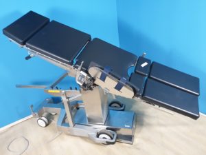 Maquet 1140  OP Tisch mit 1140.01K0  Hubsäule und Fernbedienung