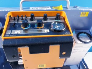 Dräger  Draeger Oxylog 2000 Beatmungsgerät / Emergency Ventilator mit Netzteil