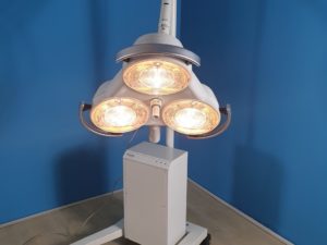 Hanulux Heraeus 2003 Inkl Trafo / OP Lampe / Behandlungslampe  Mobil