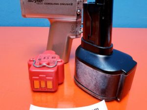 Stryker 4200 cordless Driver 2 + 4222-110-000 Akku  + 4222-120 Batterie Gehäuse