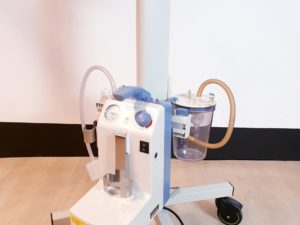 Medela Vario 8 Suction Pump  Absaugpumpe Sekretsauger auf fahrbarem Gestell