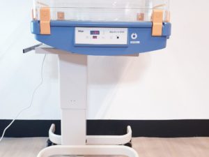 Dräger // Draeger  Babytherm 8000 Brutkasten  // Wärmebettchen,  Überwachungseinheit ...