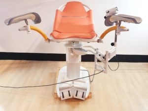 Maquet Radius 1557.01BM Gynäkologischer Untersuchungsstuhl Gynstuhl  + Leisegang 1H3 Kolposkop