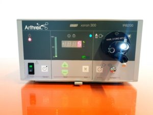 Karl Storz / Arthrex IR8200 SCB xenon 300 Watt Lichtquelle  // Kaltlichtquelle
