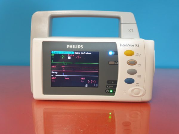 Philips IntelliVue X2 M3002A Patient Monitor Überwachungsmonitor  mit Kabel