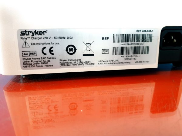 Stryker 408-655-1  Steri-Sheild Flyte Charger 230 V  + 5 X 0408-660-000  Akkus