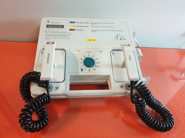 GE Healthcare Hellige Marquette Responder 1000 Defibrillator - Netzbetrieb - Akkuleistung ist uns unbekannt--