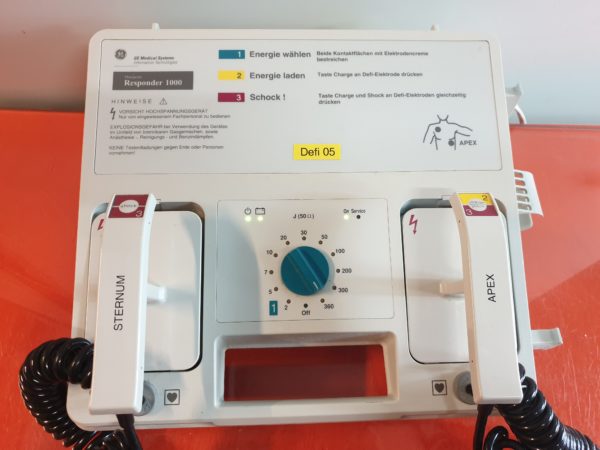 GE Healthcare Hellige Marquette Responder 1000 Defibrillator - Netzbetrieb - Akkuleistung ist uns unbekannt--