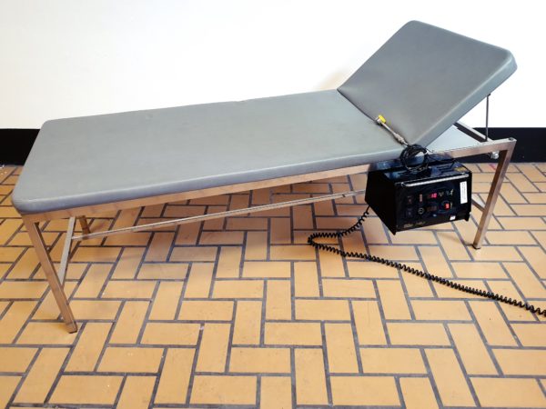 Mili Liege  Behadlungsliege mit MiLi 250 W Applikator
