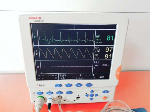 Schiller Argus LCM Basic  Überwachungsmonitor // Patientenmonitor  mit  Zubehör
