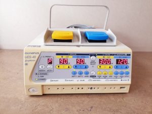 Olympus UES-40  - UES40 UES 40 SurgMaster Electrosurgical Unit - Bipolar Monopolar mit Fusspedal