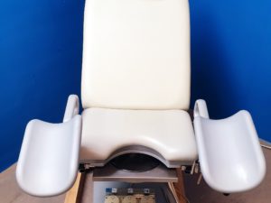 SCHMITZ MEDI-MATIC SERIE 115 UNTERSUCHUNGSSTUHL Gynäkologischer Stuhl