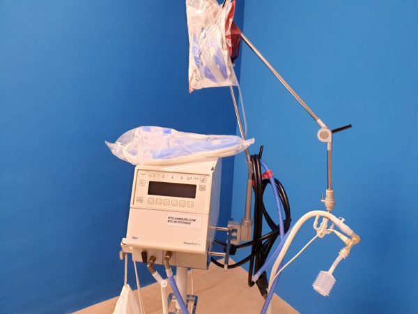 DRAGER Ventilator Babylog 8000 plus + fahrbarer Stativ