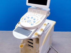 HITACHI HI VISION Avius Ultrasound System - Defekt - als Ersatzteilträger