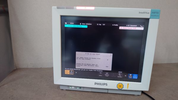 Philips IntelliVue MP70 // MP 70  Patient Monitor