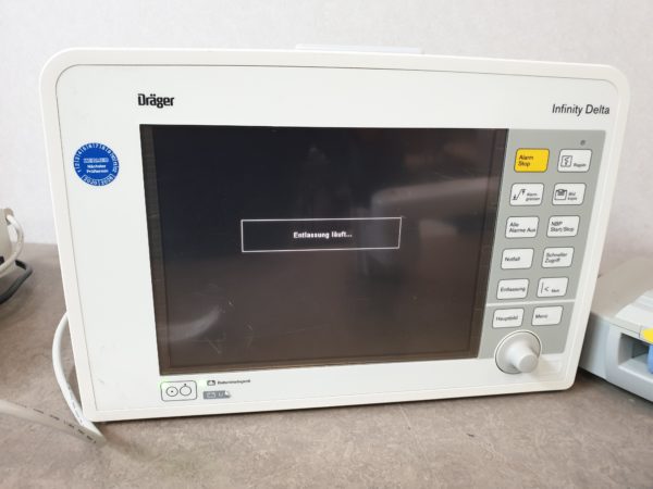 Draeger  Dräger Infinity Delta Patientenmonitor mit Zubehör --