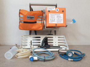Dräger / Draeger Oxylog 1000 Beatmungsgerät / Emergency Ventilator KFZ-Halterung und Trageplatte