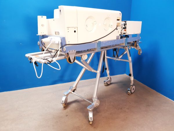 Dräger  Draeger  Transport Incubator // Transportinkubator  5400 +  Babylog 2000 Beatmungsgerät auf fahrbarem Gestell