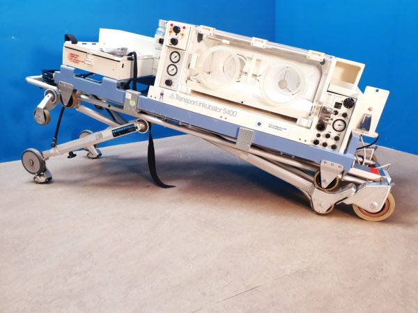 Dräger  Draeger  Transport Incubator // Transportinkubator  5400 +  Babylog 2000 Beatmungsgerät auf fahrbarem Gestell