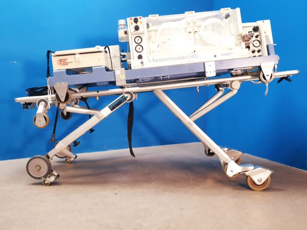 Dräger  Draeger  Transport Incubator // Transportinkubator  5400 +  Babylog 2000 Beatmungsgerät auf fahrbarem Gestell