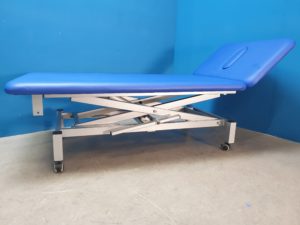 Behandlungsliege Hochverstellbar  Kopfteil  Polsterung Ohne beschädigung