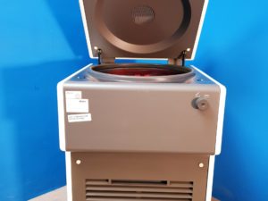 Hettich 4202 4172 Auf Rollen. Standzentrifuge Rotixa