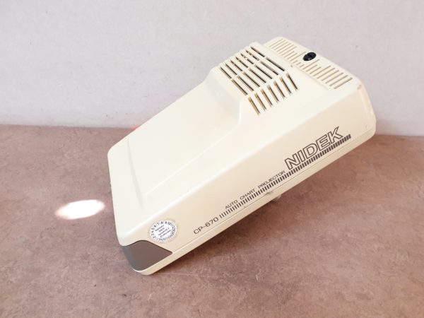 Nidek CP-670  CP 670 Chart Projektor Auto mit Fernbedienung