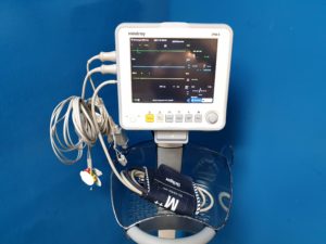 MINDRAY iPM 8 iPM8 Monitor - Übeerwachungsmonitor + EKG Ableitungskabel + SpO2 Sensor +  Blutdruckmanschette