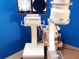 GE  OEC 7900 Fluorostar C Arm - C Bogen mit 02 Monitorwagen