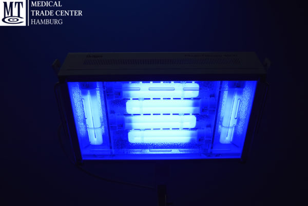 Dräger Photo-Therapy 4000 Neonatal Photo-therapy  Unit