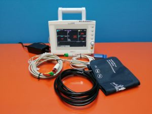 medical ECONET Compact 5 Tragbarer Patientenmonitor / Überwachungsmonitor mit Zubehör