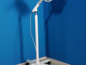 Dr. Mach 2450D Untersuchungslampe Fahrbar mit Stativ - Rollbar