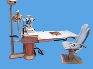 WAGNER & GRUDER MIKROLA  Untersuchungseinheit mit ZEISS SZP 350 Projector, ZEISS SL 120 Spaltlampe und  CL 110 Ophthalmometer, ....