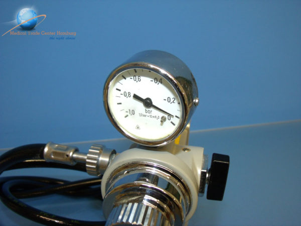 Dräger Flowregler mit Befeuchterflasche und Manometer