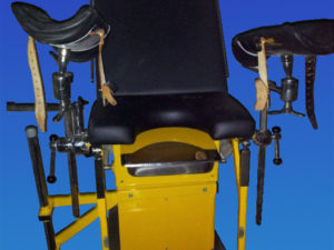 Gynäkologischer Behandlungsstuhl Schmitz elektrisch Hydraulich Gyn Stuhl